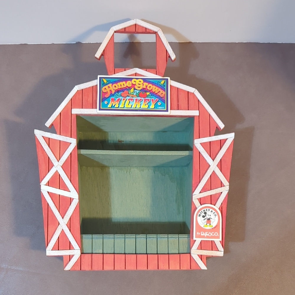 Enesco Disney Display Home Grown Mickey Barn DIZ056